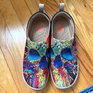 UIN Toledo No Body Skull Color Splash Slip-On Shoes Men’s Size 8